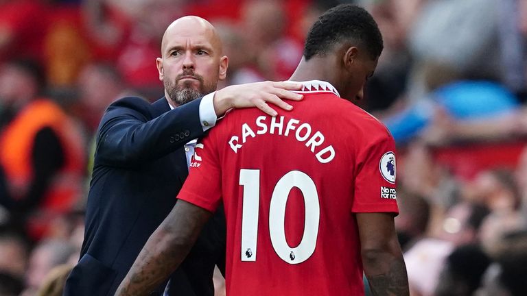 Erik ten Hag embraces Marcus Rashford as he&#39;s substituted