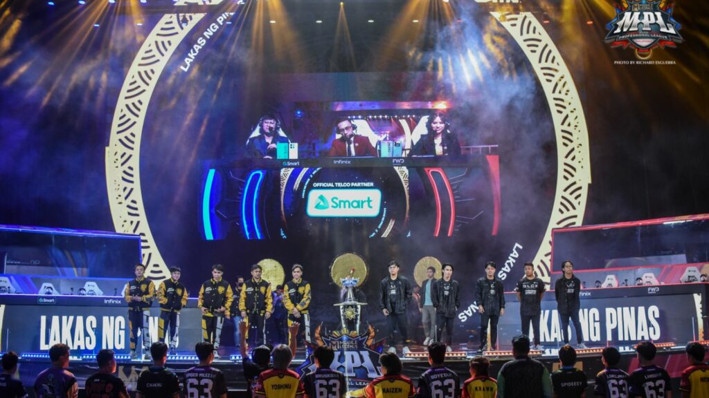 AP Bren and Blacklist International team introduction during the MPL PH Season 12 grand final