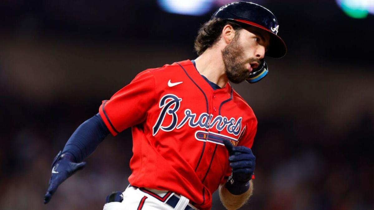 Braves defeat Mets in first of crucial three-game series, create tie atop NL East