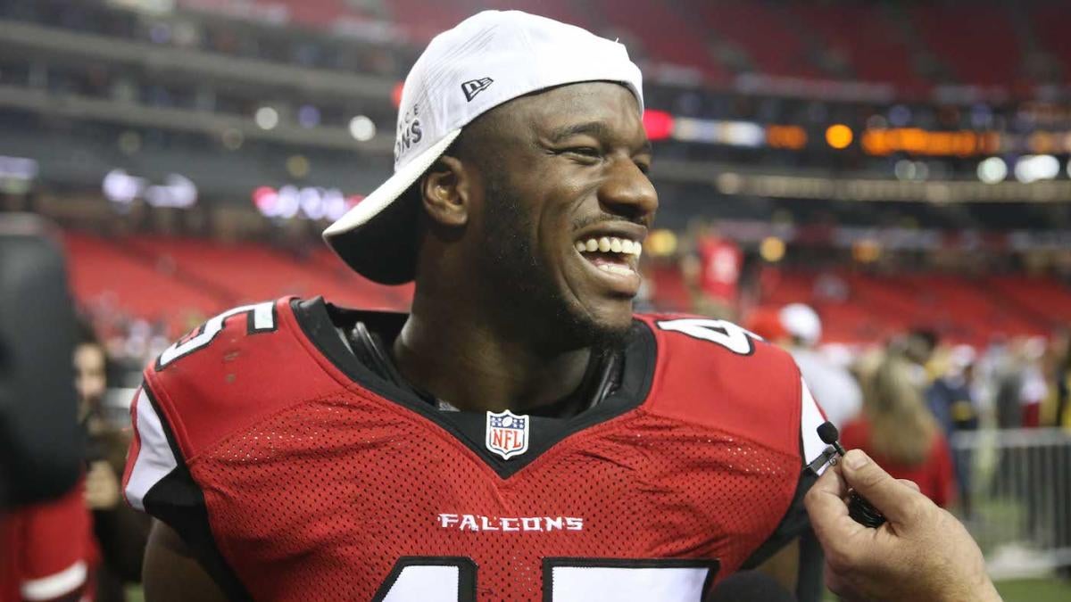 Browns acquiring former Pro Bowl linebacker Deion Jones from Falcons: Cleveland gets 'B+' for low-risk move