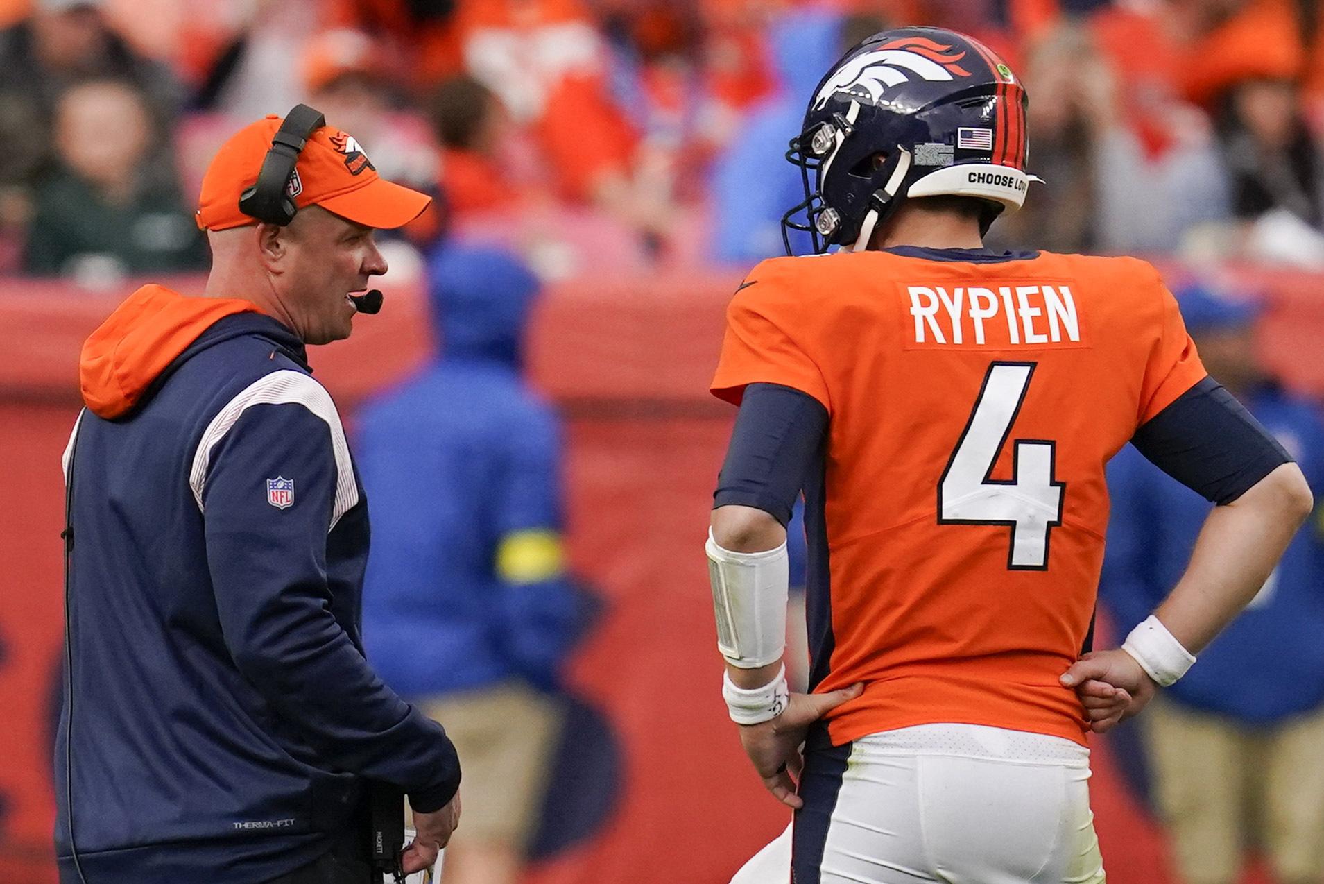 Hackett, Broncos offense feel heat after 4th straight loss