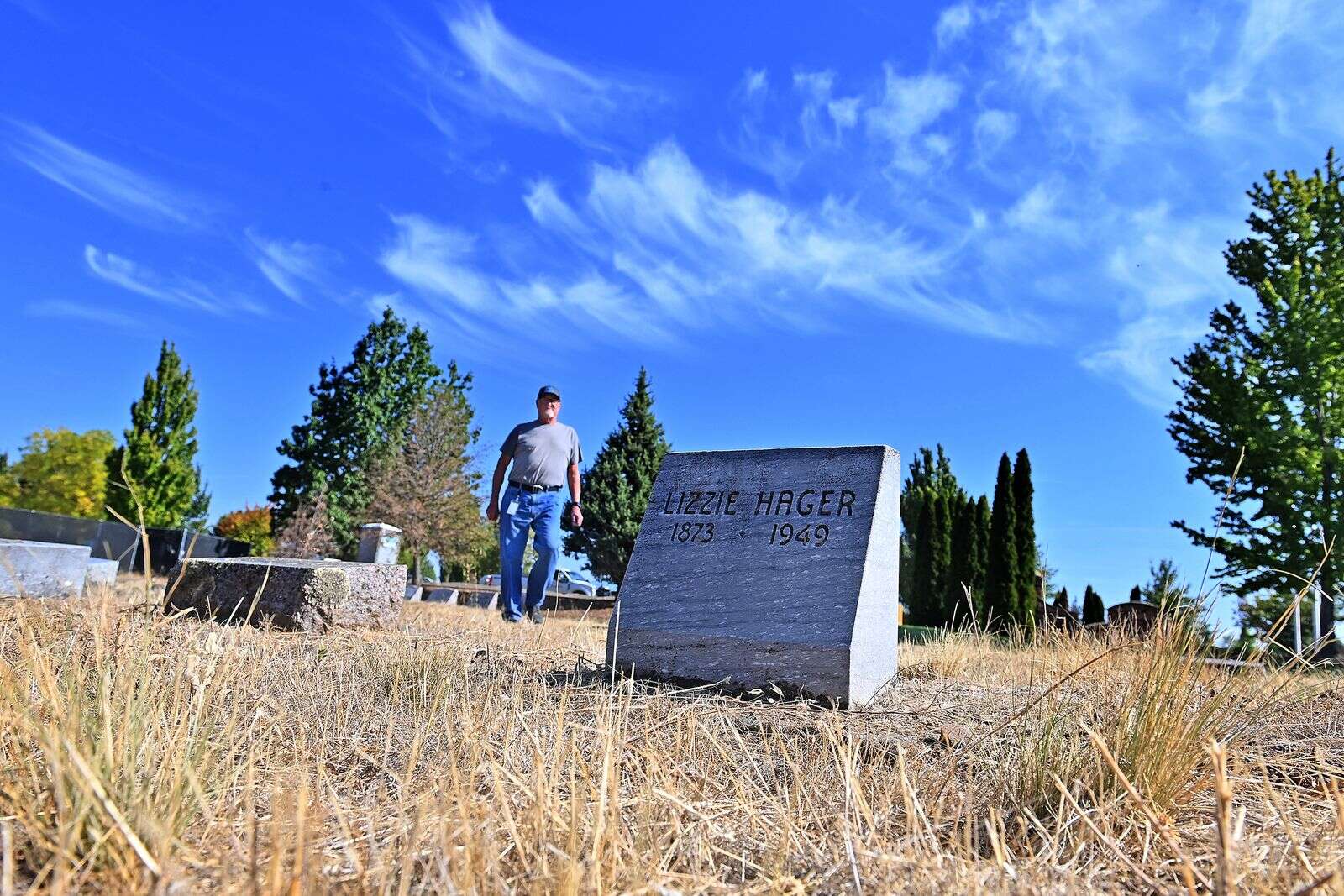 Helping hands needed at historical Central Point Cemetery – Medford News, Weather, Sports, Breaking News
