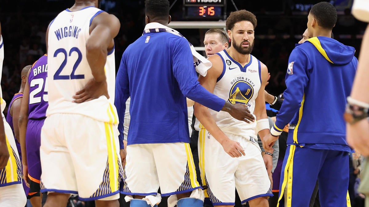 Klay Thompson's tough start to season continues, hit with first career ejection after spat with Devin Booker