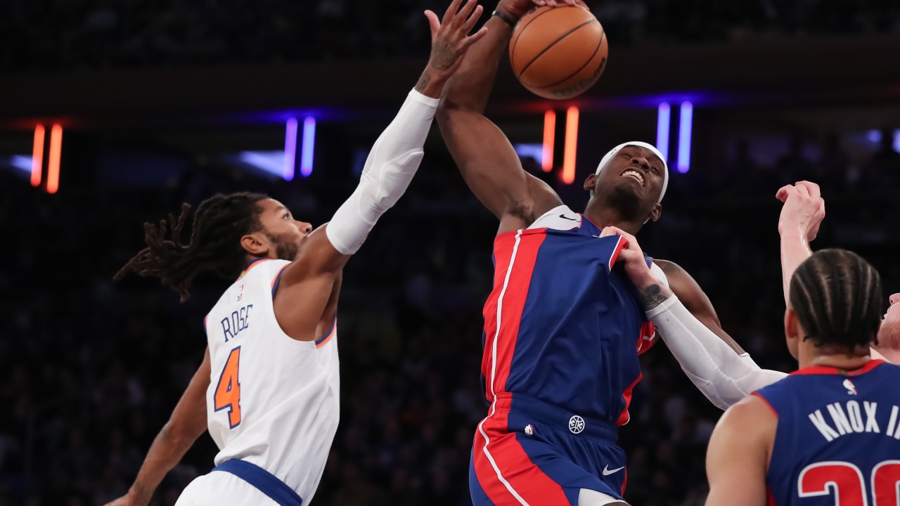 Knicks pull away early, rout Pistons 130-106 Detroit News