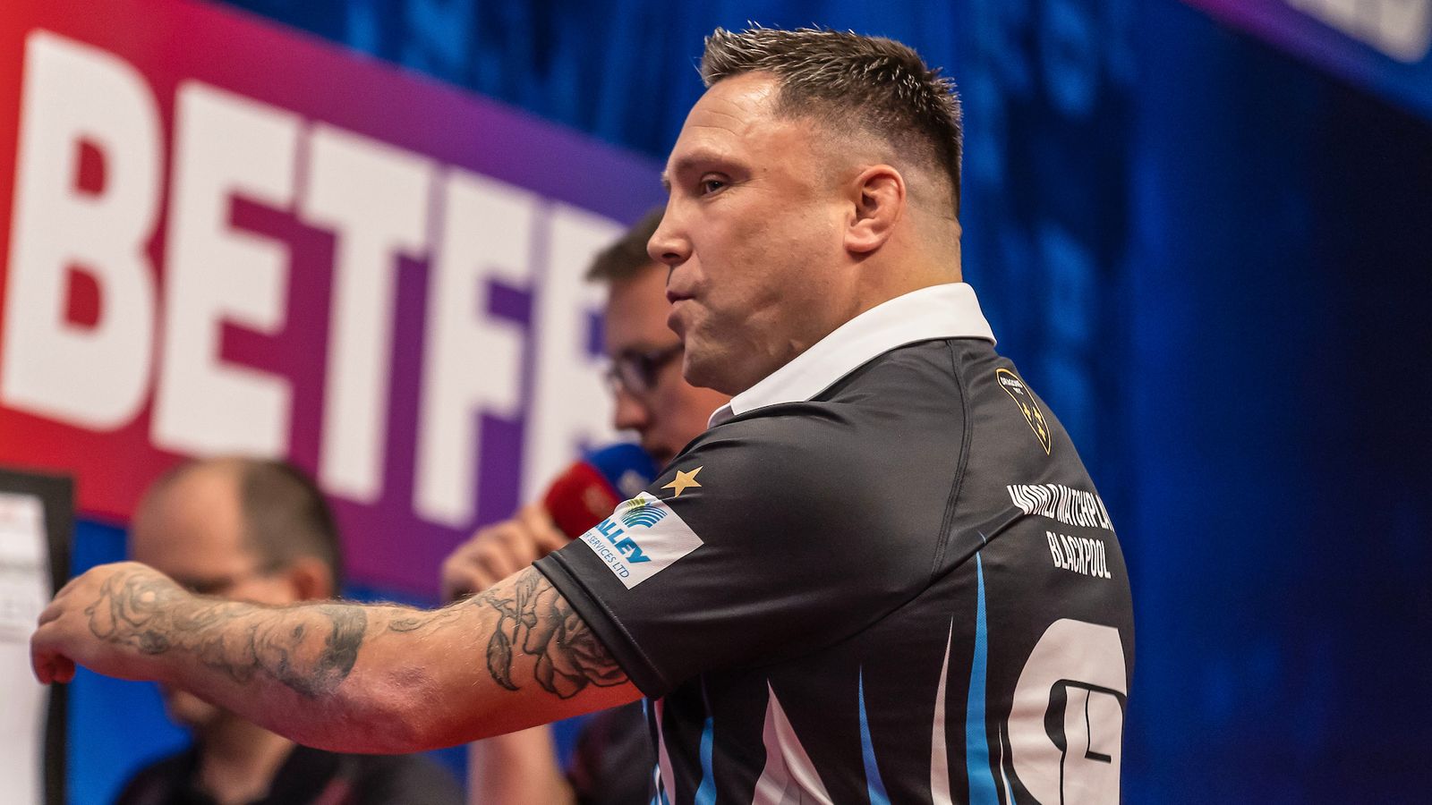 Gerwyn Price and Michael Smith eliminated from World Matchplay Darts in night of shocks | Darts News