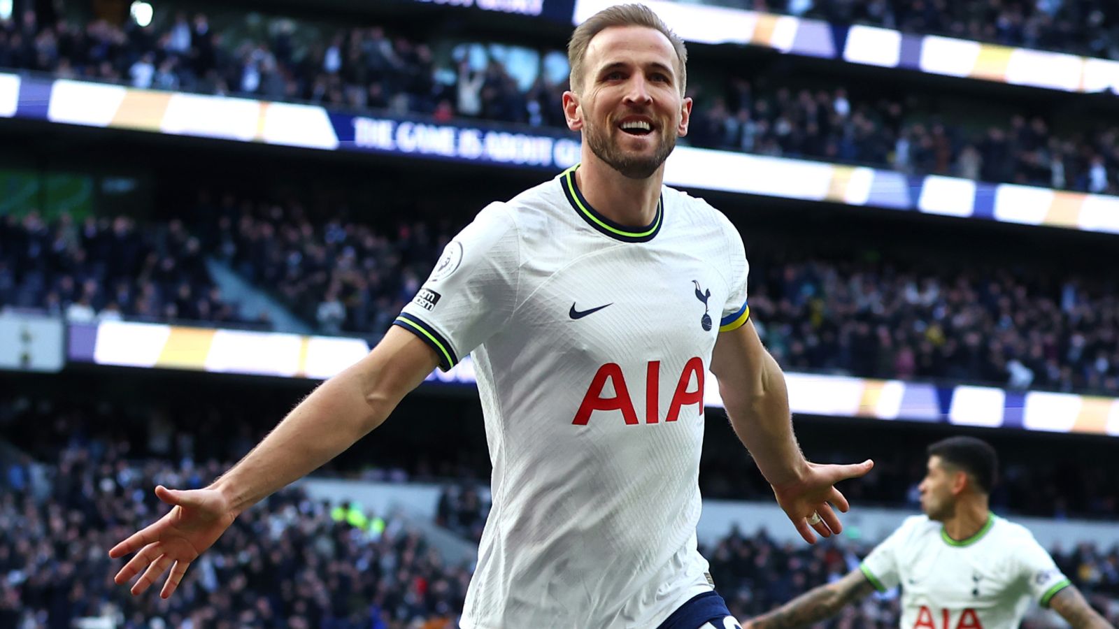 Harry Kane: England striker expects to stay at Tottenham if he is not sold before Premier League opener | Transfer Centre News