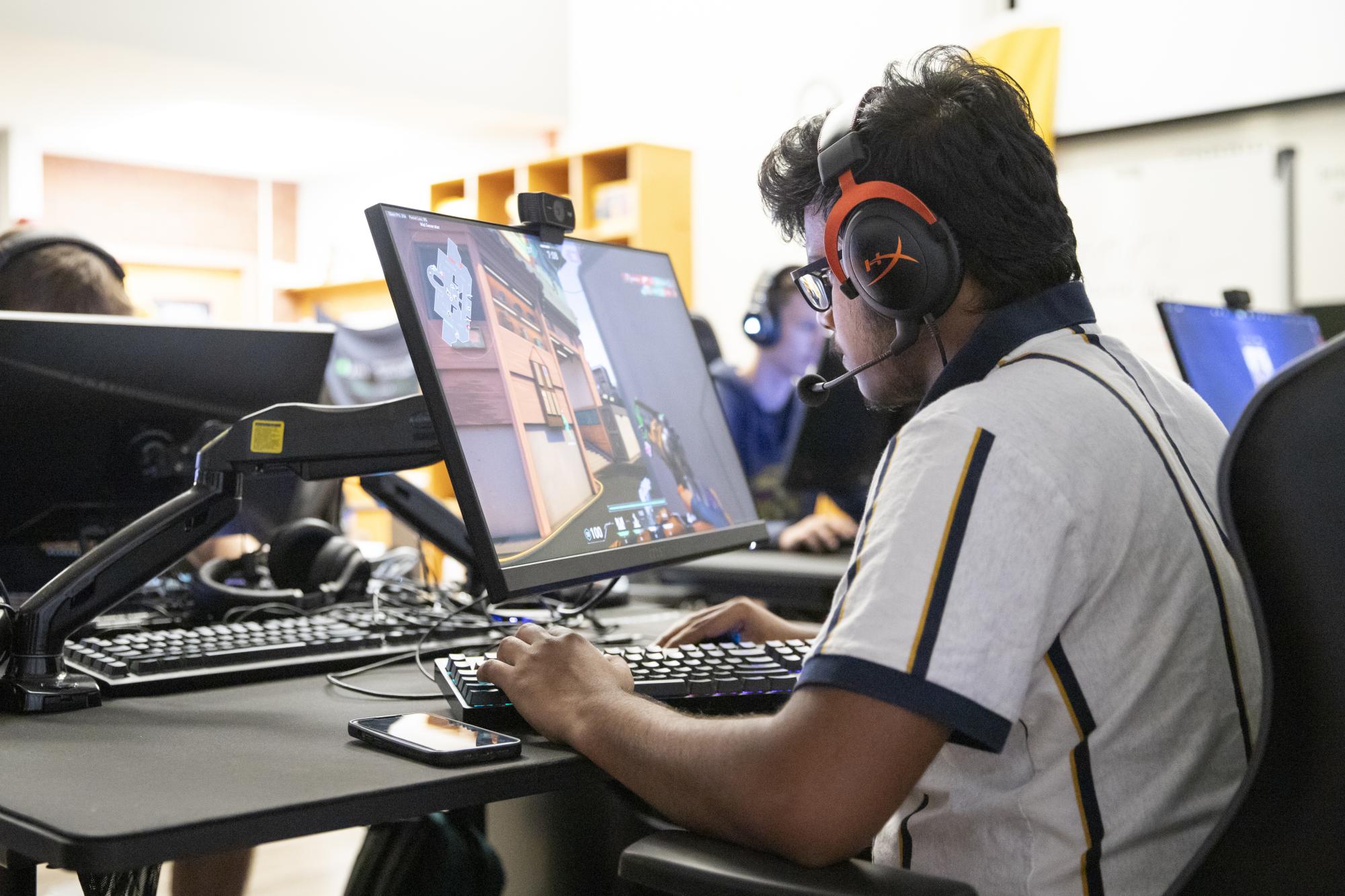 Esports team prepares for new season after tryouts – The Sunflower