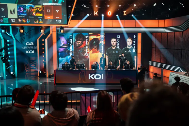 KOI on Stage at the LEC Studios in Berlin