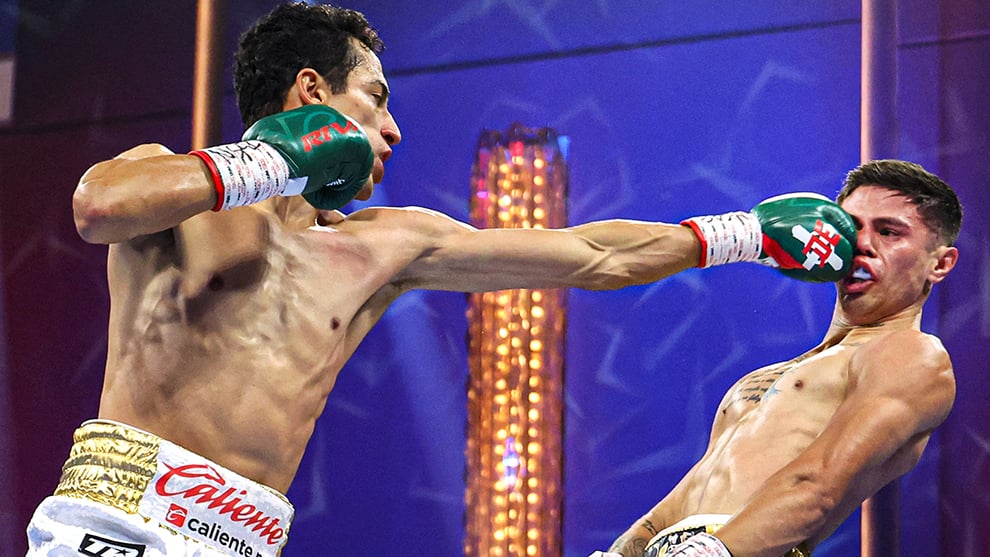 Rafael Espinoza on the rise after four-round Chirino beatdown