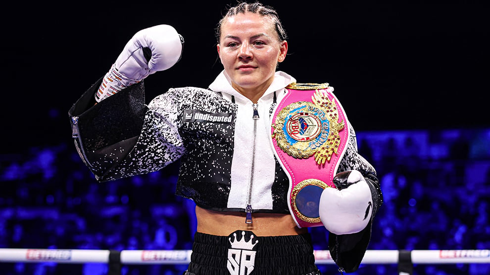 Sandy Ryan will defend her world title against Mikaela Mayer